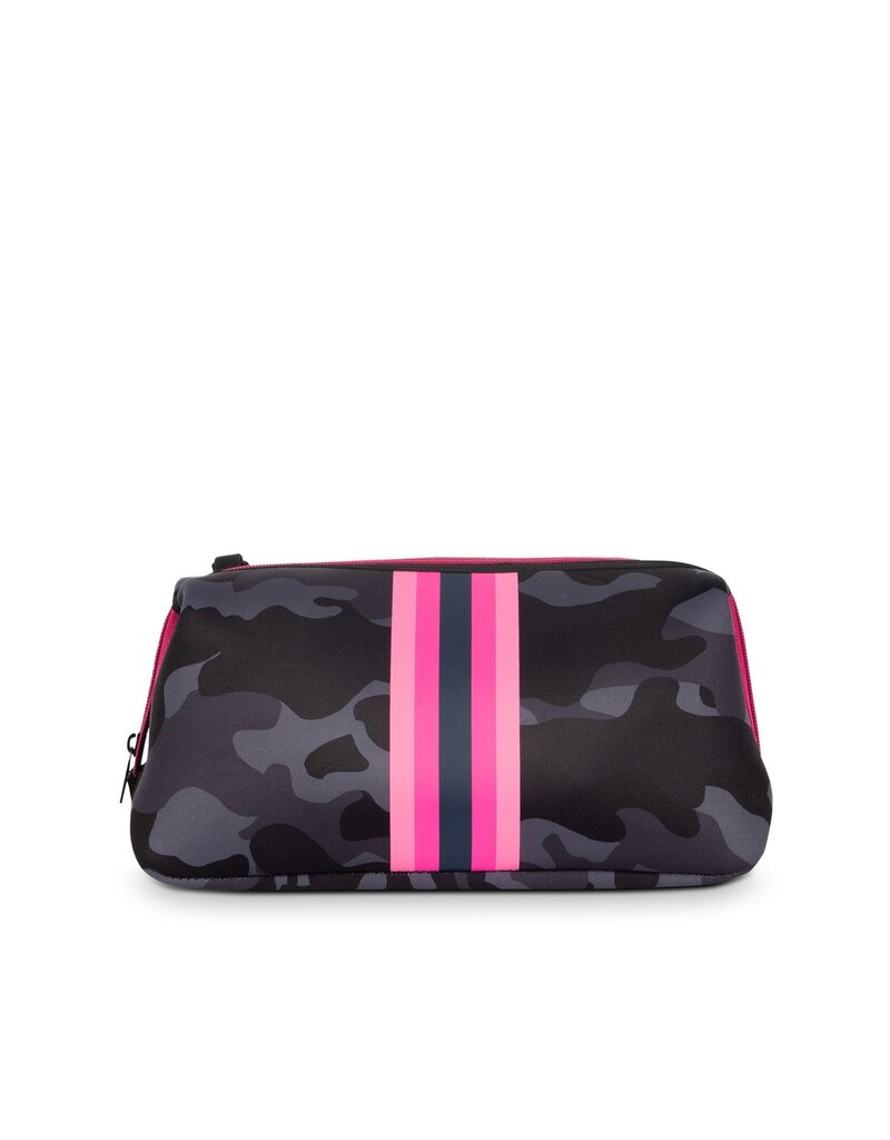HAUTE SHORE Kyle Cosmetic Bag in Epic