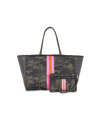 HAUTE SHORE Greyson Tote in Showoff