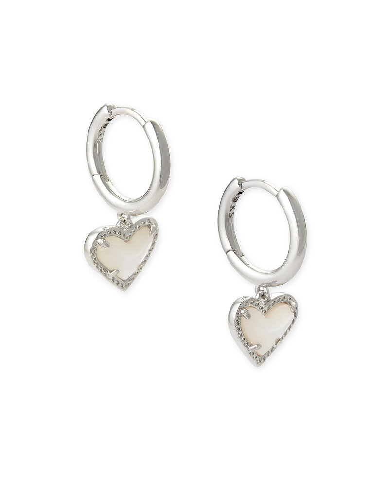 KENDRA SCOTT DESIGN Ari Heart Silver Huggie Earrings in Ivory Mother Of Pearl