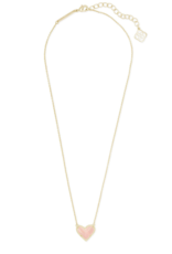 KENDRA SCOTT DESIGN Ari Heart Gold Pendant Necklace in Rose Quartz