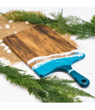 LYNN & LIANA SERVEWARE Large Acacia Cheese Board in Ocean Vibes