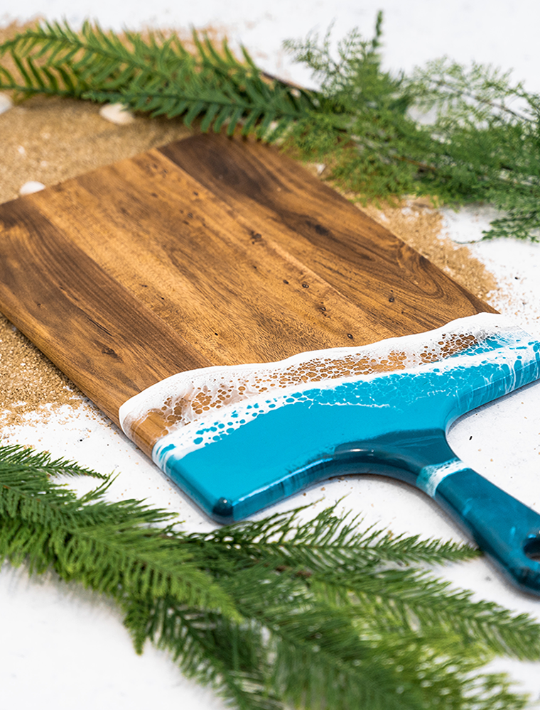 LYNN & LIANA SERVEWARE Large Acacia Cheese Board in Ocean Vibes