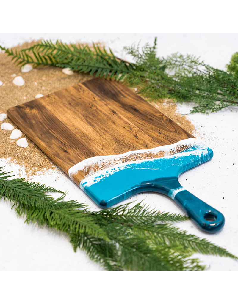 LYNN & LIANA SERVEWARE Large Acacia Cheese Board in Ocean Vibes