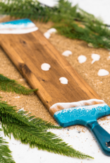 LYNN & LIANA SERVEWARE Baguette Acacia Board in Ocean Vibes