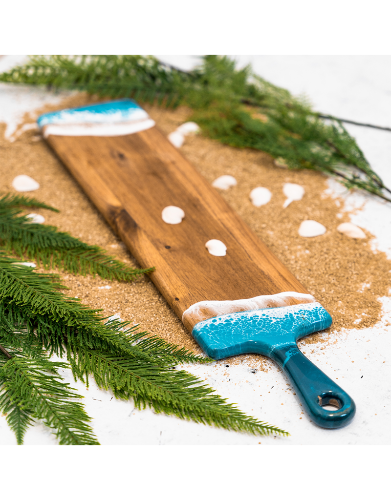 LYNN & LIANA SERVEWARE Baguette Acacia Board in Ocean Vibes