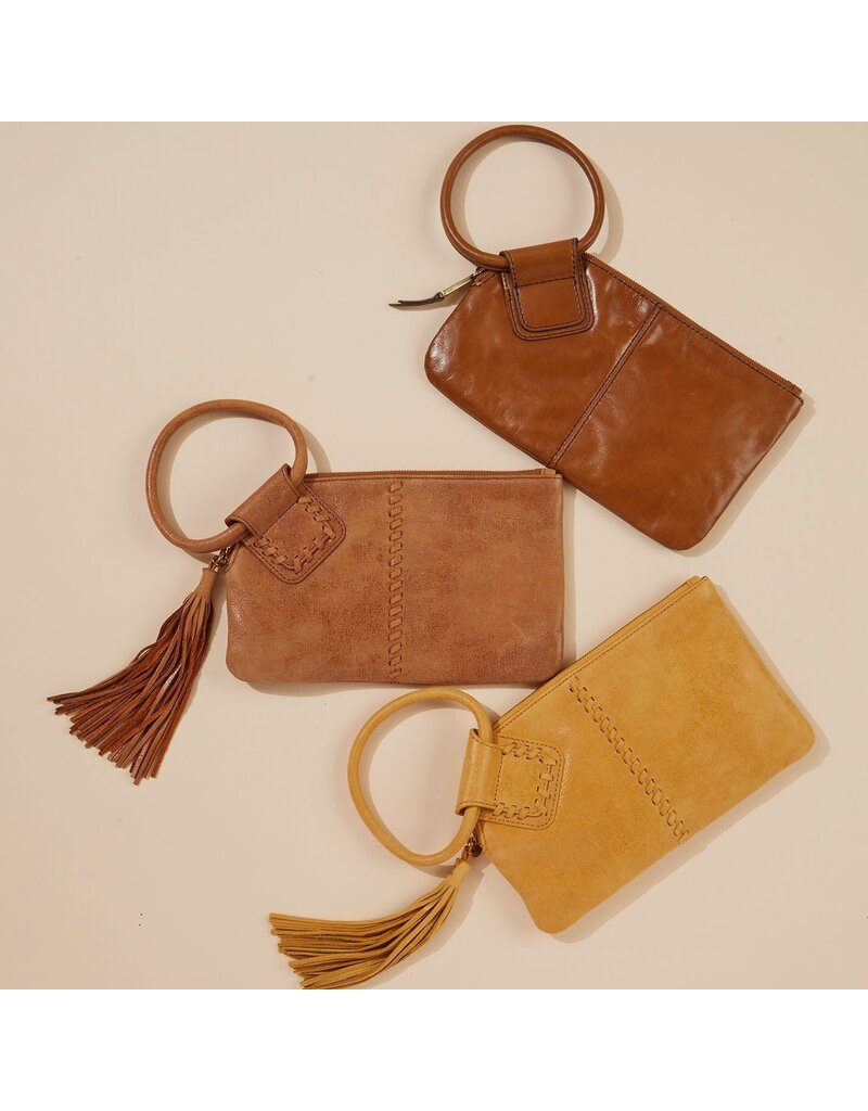 HOBO Sable Wristlet in Truffle