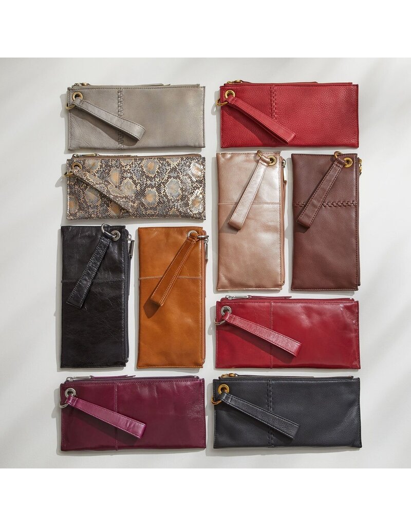 HOBO Vida Wristlet in Black