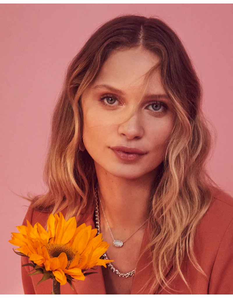 KENDRA SCOTT DESIGN Elisa Silver Pendant Necklace In Ivory Mother-Of-Pearl