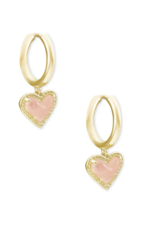 KENDRA SCOTT DESIGN Ari Heart Gold Huggie Earrings in Rose Quartz