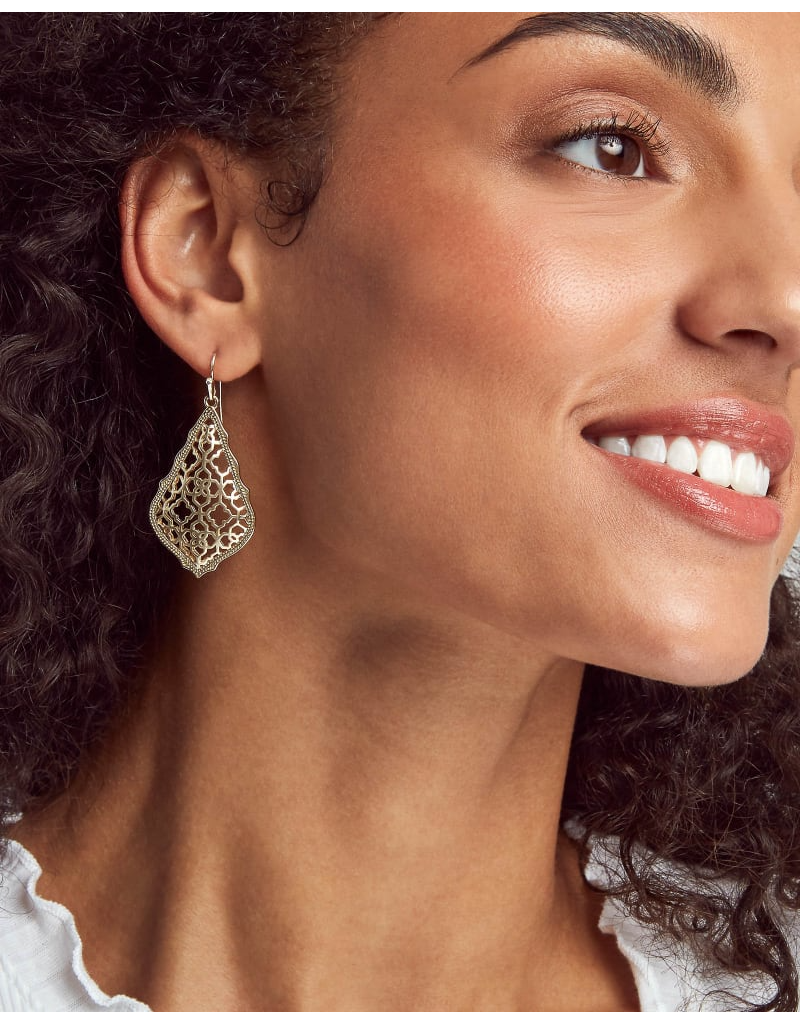 KENDRA SCOTT DESIGN Addie Gold Drop Earrings in Gold Filigree Mix