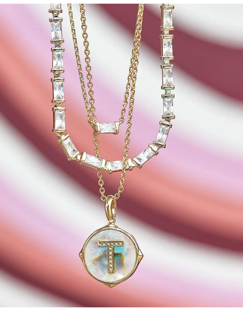 KENDRA SCOTT DESIGN Juliette Gold Pendant Necklace in White Crystal