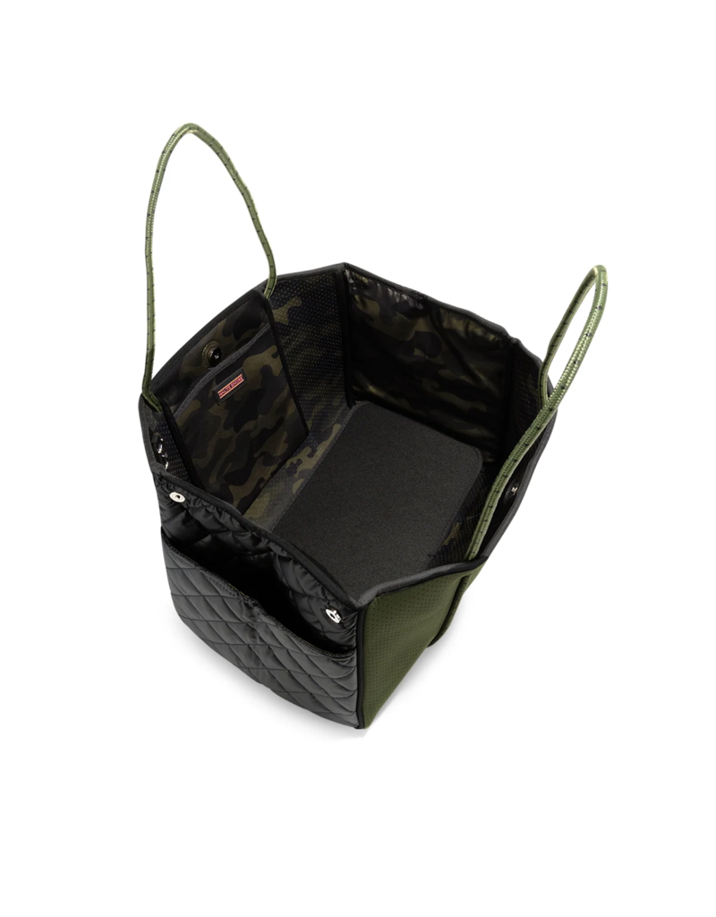 HAUTE SHORE Greyson Tote in Avenue