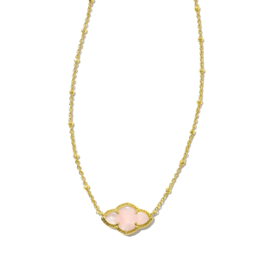 KENDRA SCOTT DESIGN Abbie Gold Pendant Necklace in Rose Quartz