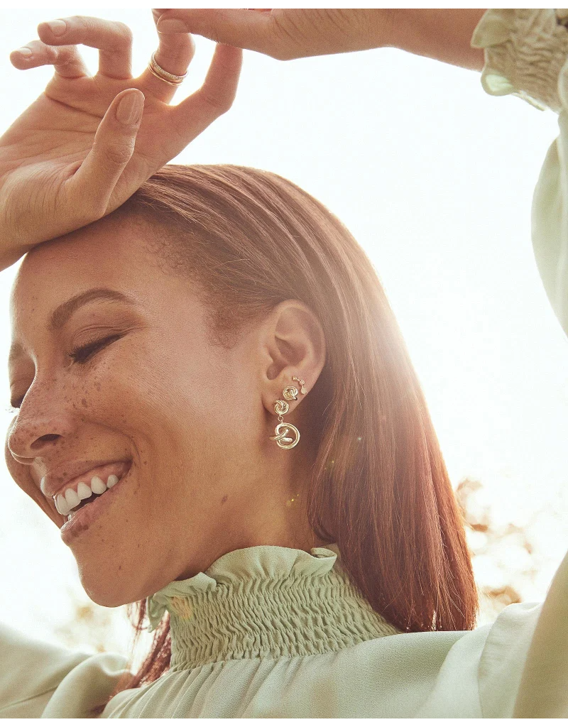 KENDRA SCOTT DESIGN Presleigh Love Knot Stud Earrings in Gold