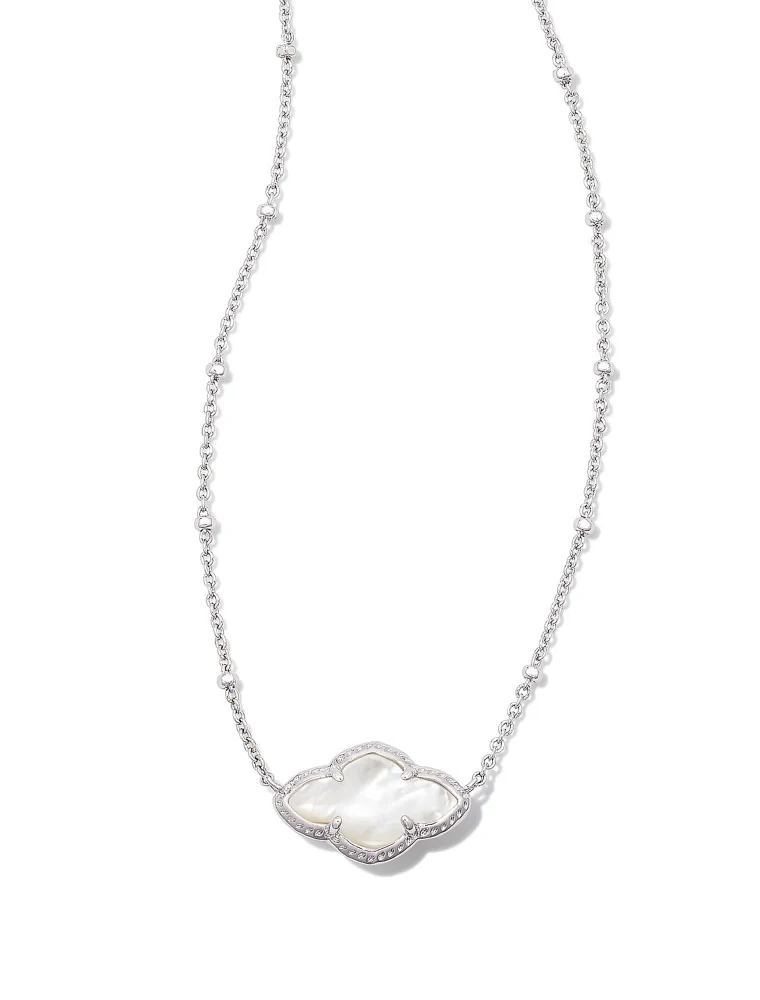 KENDRA SCOTT DESIGN Abbie Silver Pendant Necklace in Ivory Mother-of-Pearl