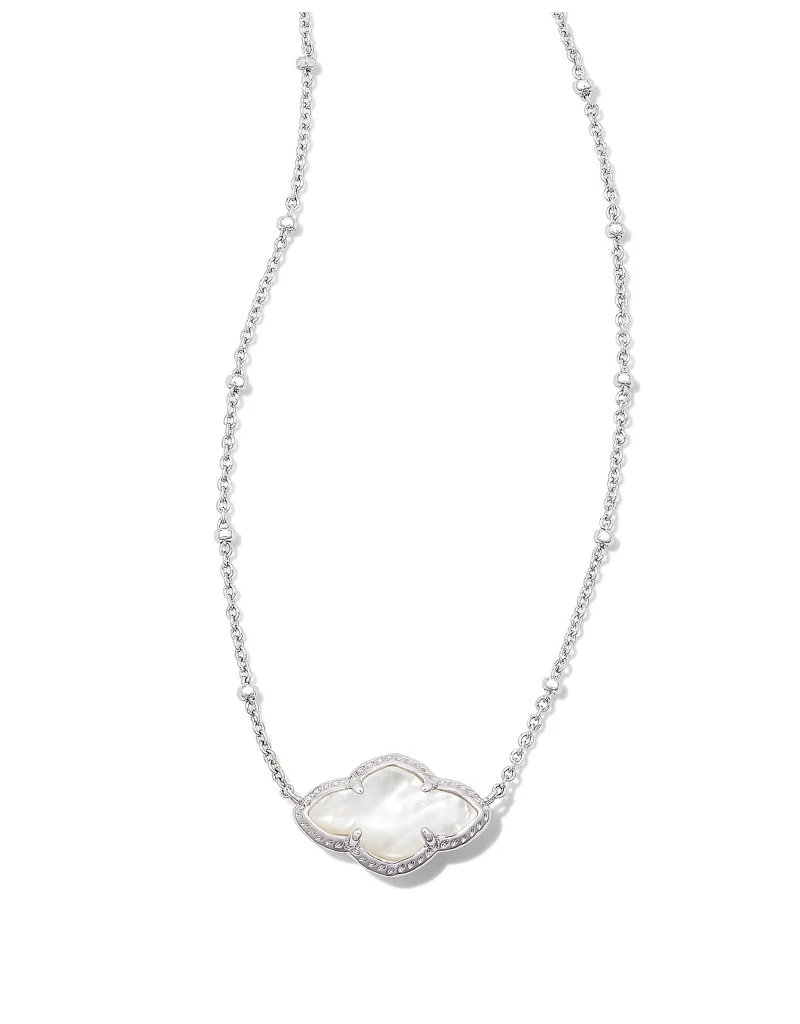 KENDRA SCOTT DESIGN Abbie Silver Pendant Necklace in Ivory Mother-of-Pearl