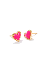 KENDRA SCOTT DESIGN Ari Heart Gold Stud Earrings in Neon Pink Magnesite