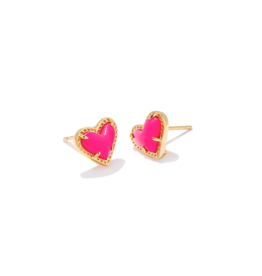 KENDRA SCOTT DESIGN Ari Heart Gold Stud Earrings in Neon Pink Magnesite