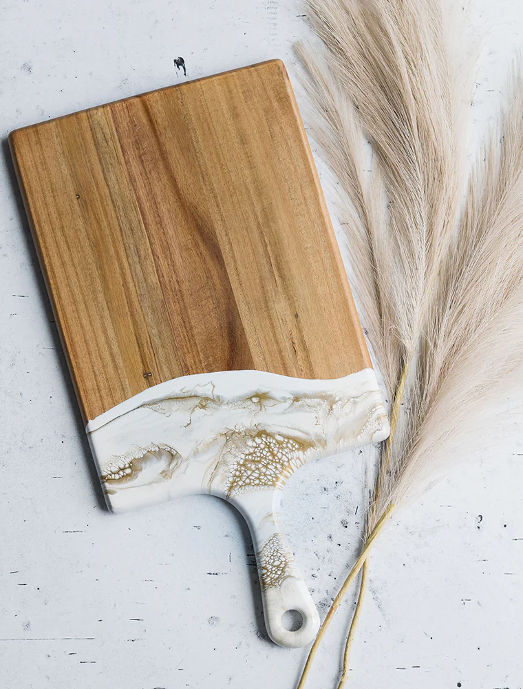 LYNN & LIANA SERVEWARE Large Acacia Cheese Board in Gold Quartz