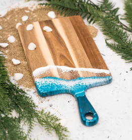 LYNN & LIANA SERVEWARE Medium Acacia Cheese Board in Ocean Vibes