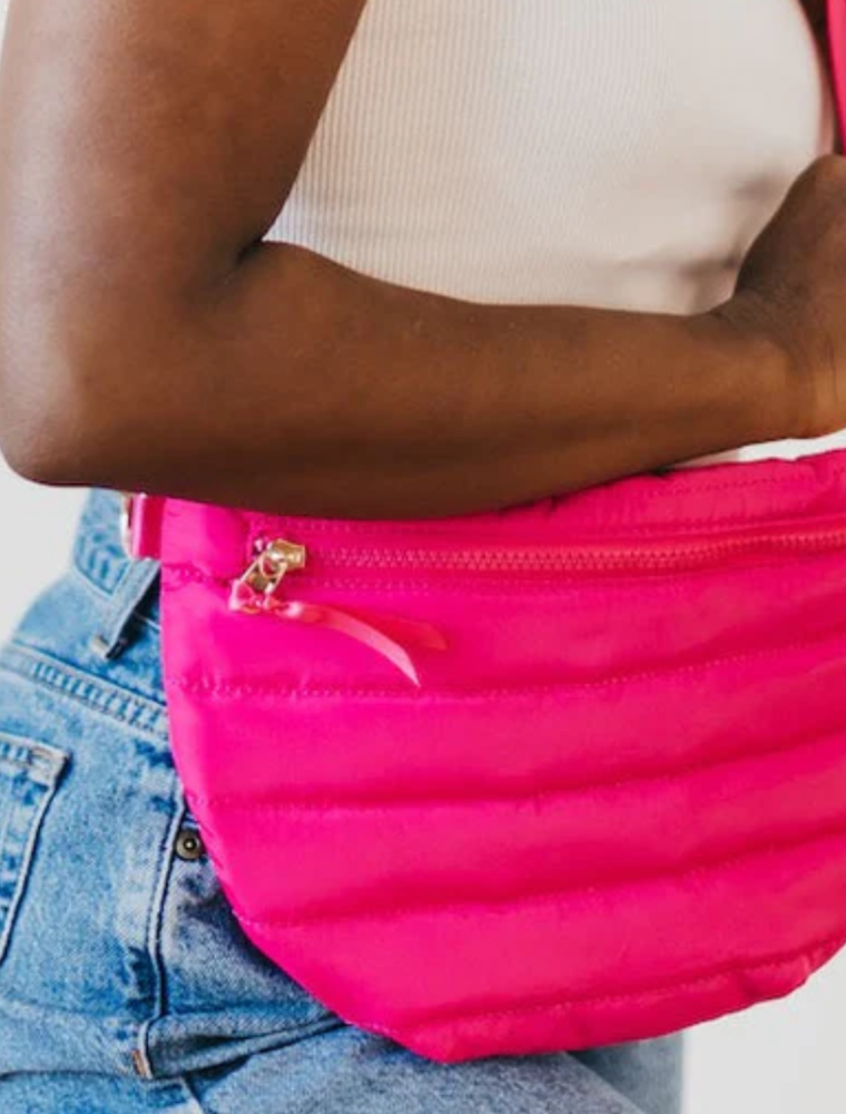 PRETTY SIMPLE Jolie Puffer Belt Bag in Fuschia