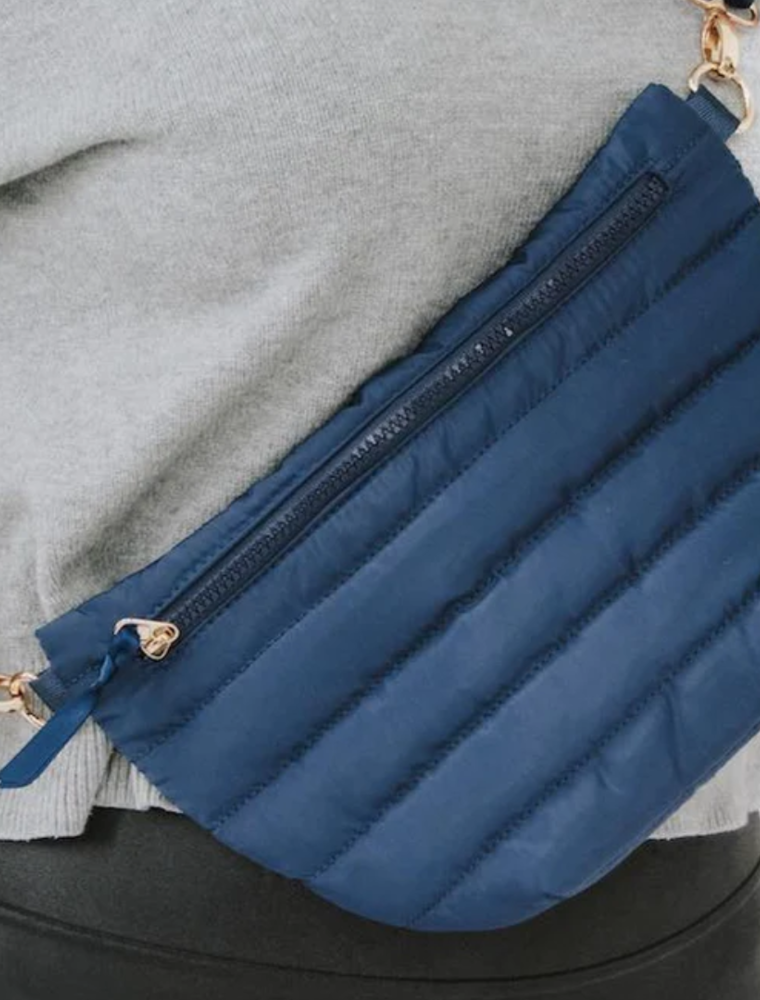 PRETTY SIMPLE Jolie Puffer Belt Bag in Navy