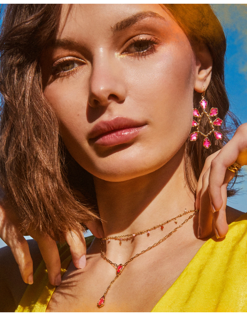 KENDRA SCOTT DESIGN Camry Gold Open Frame Earrings in Azalea Illusion
