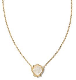 KENDRA SCOTT DESIGN Brynne Gold Shell Short Pendant Necklace in Ivory Mother-of-Pearl