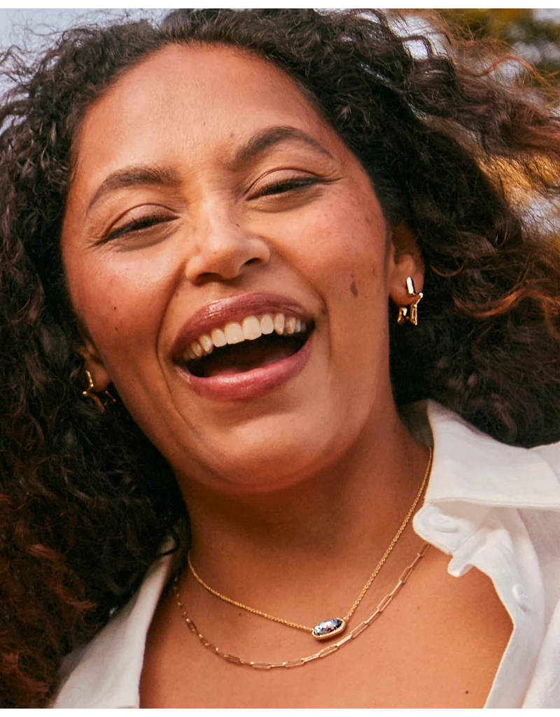 KENDRA SCOTT DESIGN Elisa Gold Pendant Necklace in Red White Blue Illusion