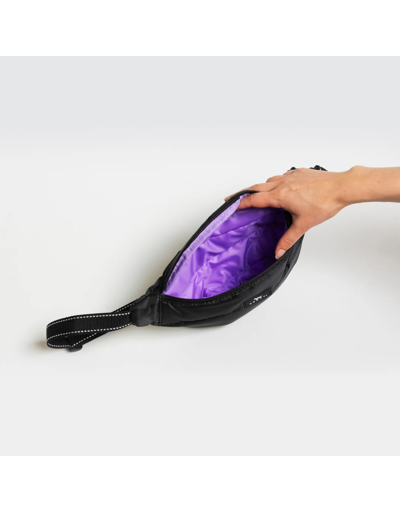 SCOUT Sun Belt Puffer Belt Bag in Black Puffer