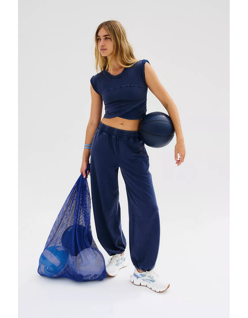 FREE PEOPLE MOVEMENT Hot Shot Crossover Set in Midnight Navy