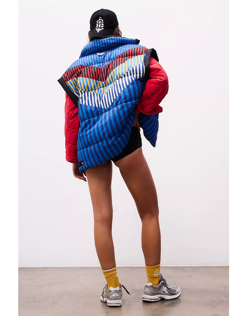 FREE PEOPLE MOVEMENT In A Bubble Printed Puffer Vest in Chevron Camper Blue Combo