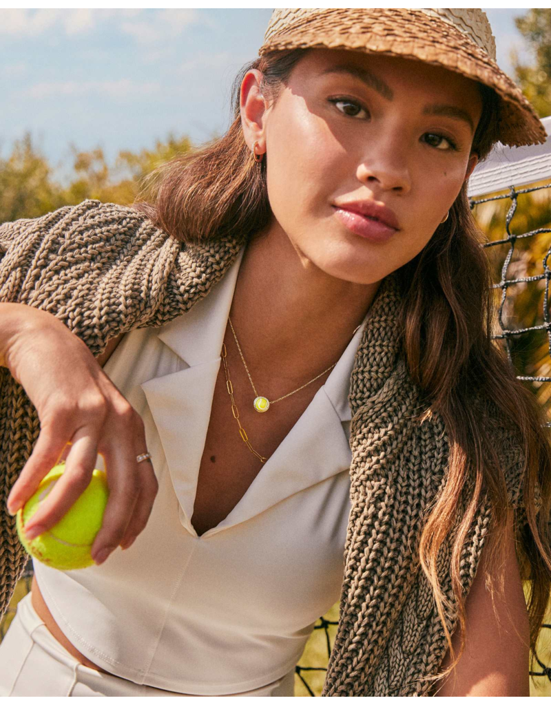 KENDRA SCOTT DESIGN Tennis Gold Short Pendant Necklace in Chartreuse Magnesite