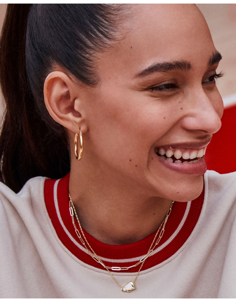 KENDRA SCOTT DESIGN Cheer Gold Short Pendant Necklace in White Mother-of-Pearl