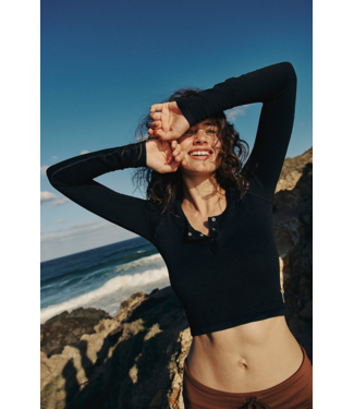 FREE PEOPLE MOVEMENT Bail Out Long Sleeve Layer in Black