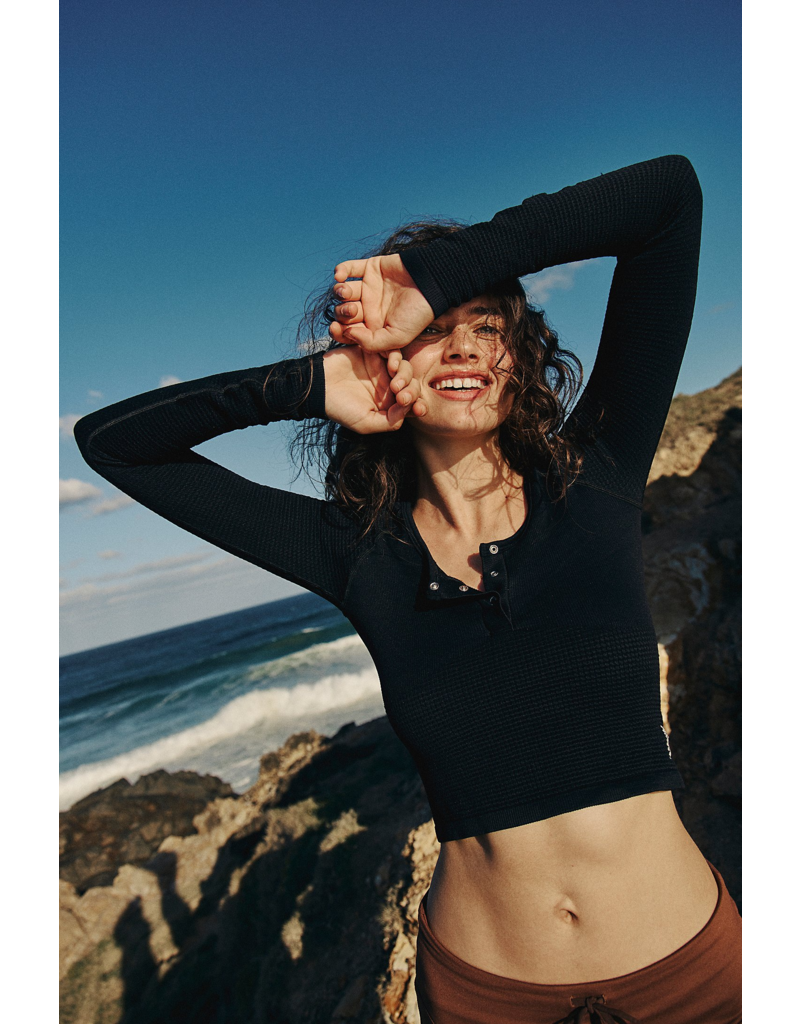 FREE PEOPLE MOVEMENT Bail Out Long Sleeve Layer in Black