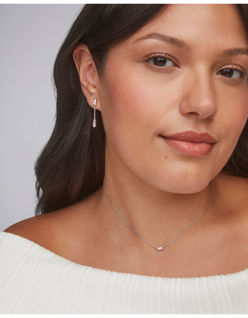 KENDRA SCOTT DESIGN Juliette Silver Pendant Necklace in Rose Quartz