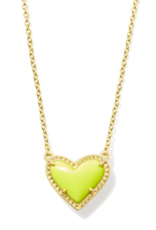 KENDRA SCOTT DESIGN Ari Heart Gold Short Pendant Necklace in Chartreuse Magnesite KENDRA SCOTT DESIGN Ari Heart Gold Short Pendant Necklace in Chartreuse Magnesite