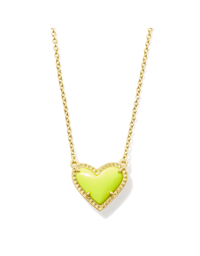 KENDRA SCOTT DESIGN Ari Heart Gold Short Pendant Necklace in Chartreuse Magnesite