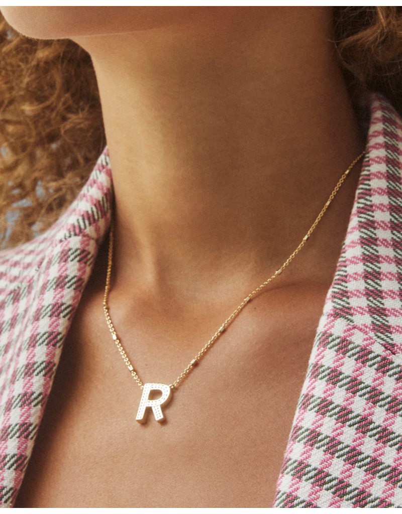 KENDRA SCOTT DESIGN Letter R Pendant Necklace in Gold