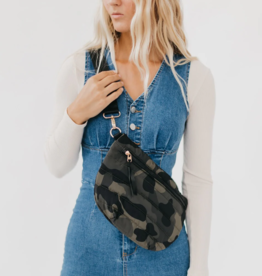 PRETTY SIMPLE Jolie Puffer Belt Bag in Camo