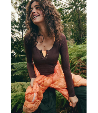 FREE PEOPLE MOVEMENT Bail Out Long Sleeve Layer in Cocoa