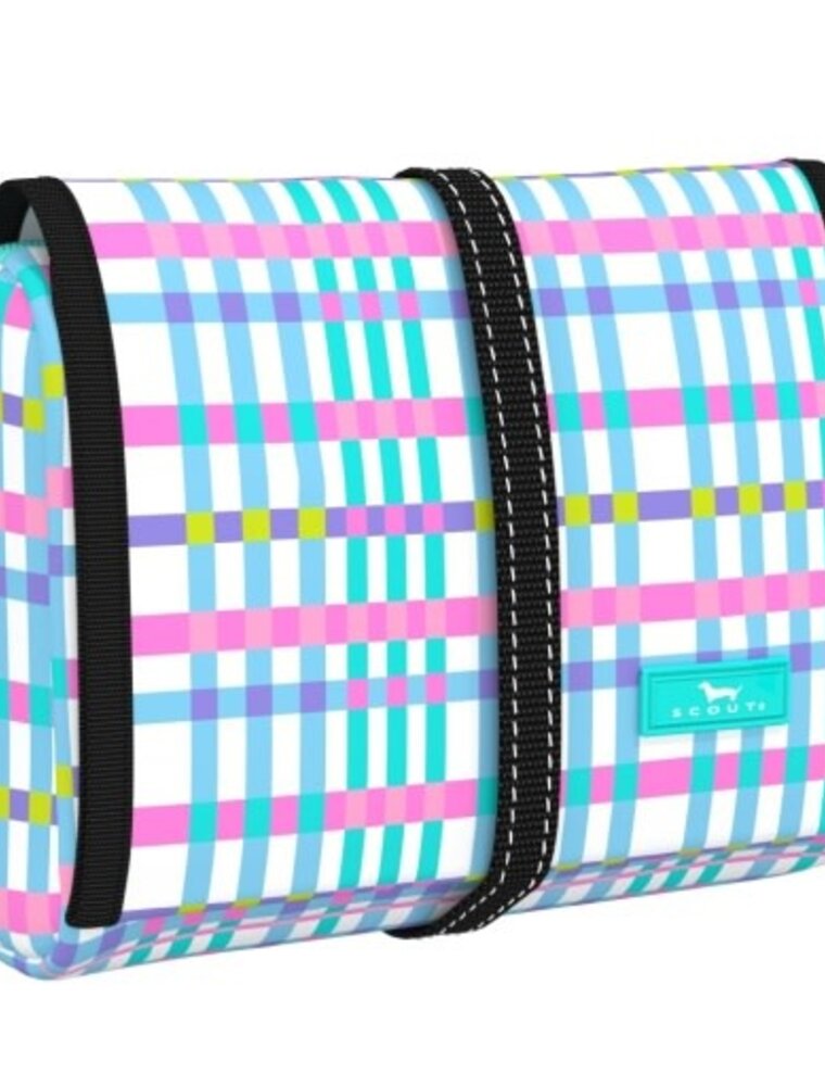 SCOUT Beauty Burrito Hanging Toiletry Bag in Pretty In Picnic