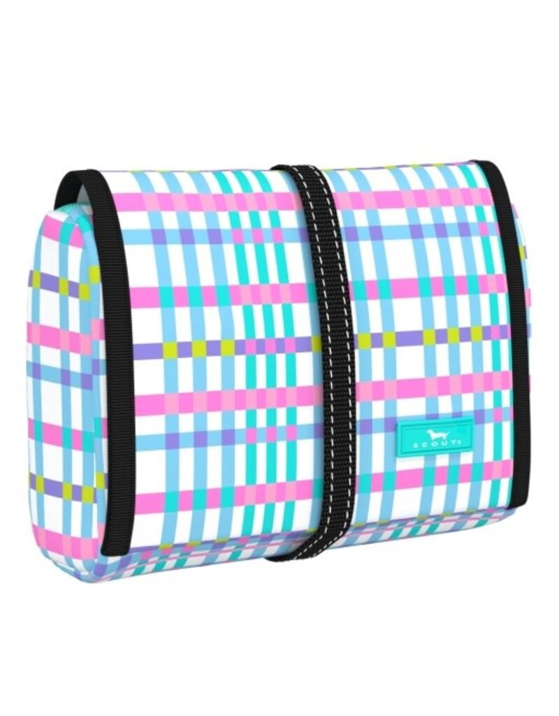 SCOUT Beauty Burrito Hanging Toiletry Bag in Pretty In Picnic