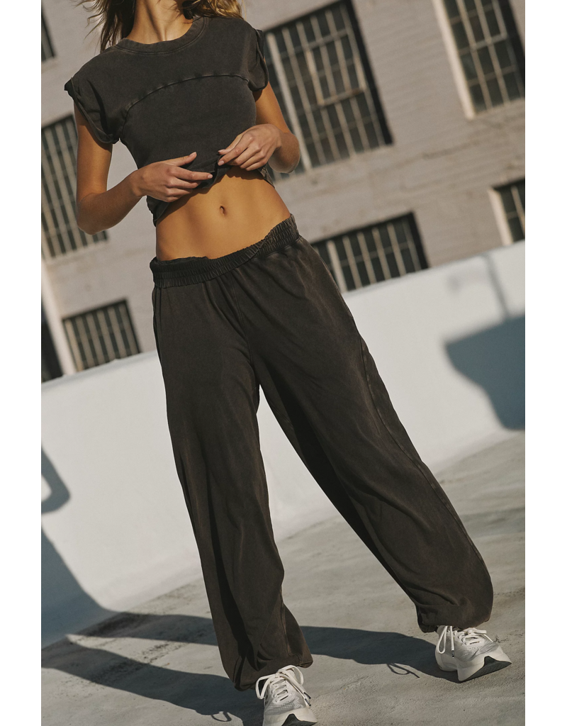 FREE PEOPLE MOVEMENT Hot Shot Crossover Set in Black