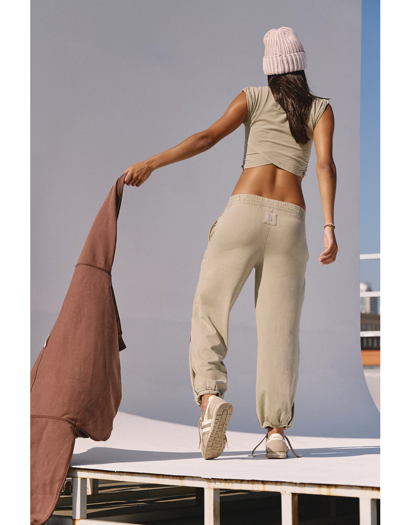 FREE PEOPLE MOVEMENT Hot Shot Crossover Set in Sage Stone