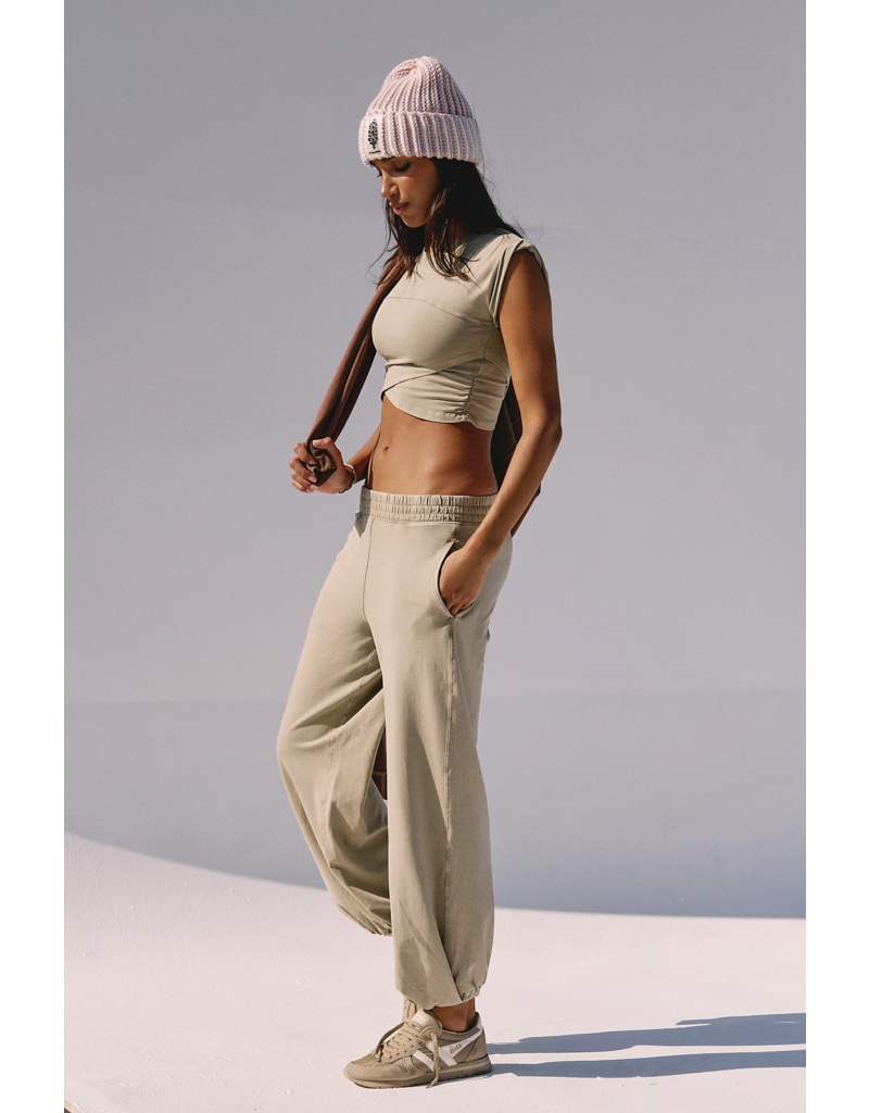 FREE PEOPLE MOVEMENT Hot Shot Crossover Set in Sage Stone