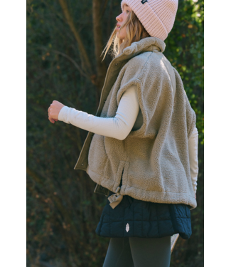 FREE PEOPLE MOVEMENT Scout It Out Fleece Vest in Sage Stone