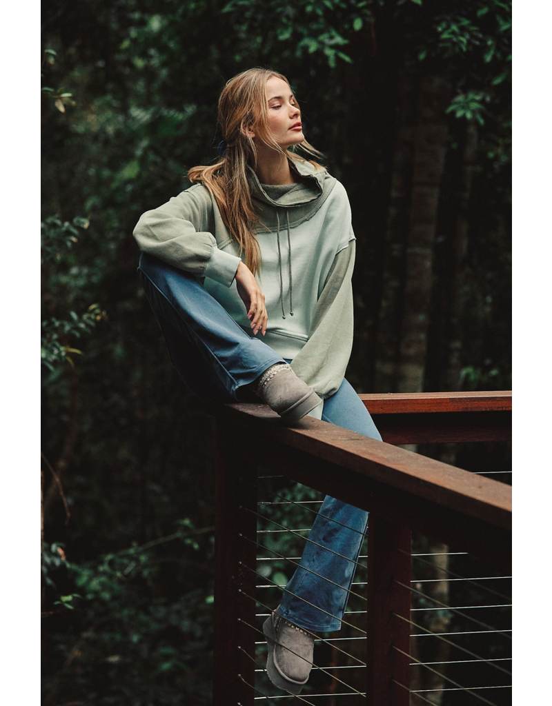 FREE PEOPLE MOVEMENT Home Stretch Colorblock Pullover in Sage Stone Combo