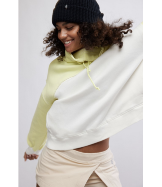 FREE PEOPLE MOVEMENT Home Stretch Colorblock Pullover in Sour Citrus Combo